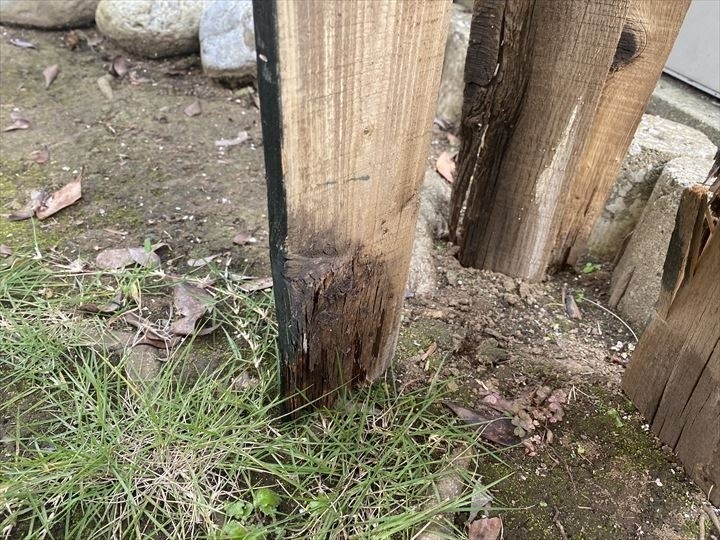 下材（貫板）が経年劣化した状況