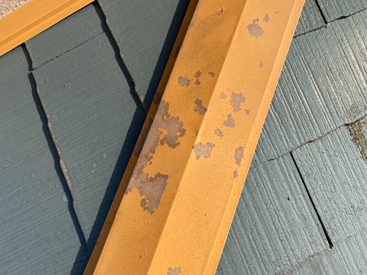 板金の塗装に剥がれを確認