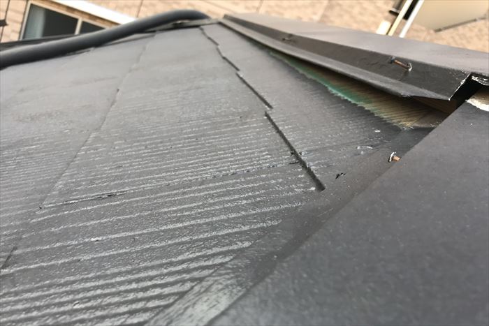 棟板金の浮き