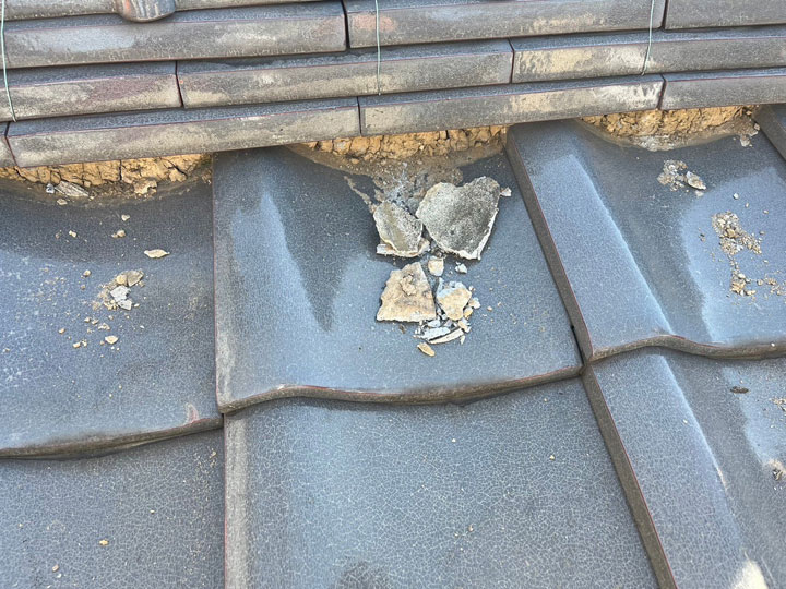 経年劣化により剥がれた漆喰