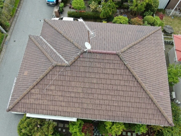 棟取り直し工事が完工した屋根の外観