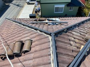 樹脂製の芯木を使用した屋根