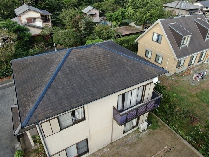 棟板金の交換工事が完工した屋根の状態