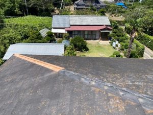 貫板（木材）の交換作業