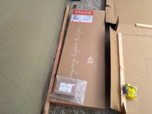 日本ベルックス製の天窓を設置