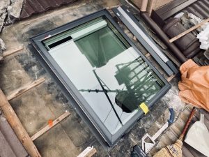 日本ベルックス製の天窓を設置した後の状態