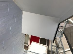 軒天補修と塗装工事後の状態