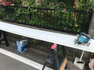 化粧破風板の交換作業