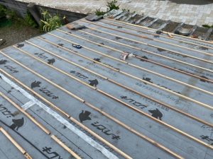 葺き直し工事の施工風景（作業工程）