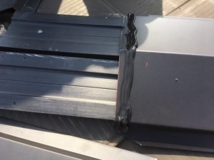 新規の「（樹脂製貫板）」を設置する作業工程