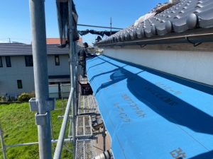 防水紙（ルーフィング）を敷設