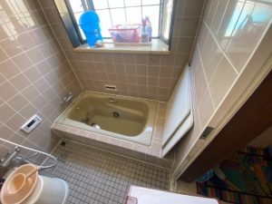 浴室の手摺取り付け箇所を点検