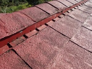 劣化した棟換気の状態