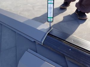 加工した棟板金を設置