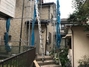 足場架設の施工風景