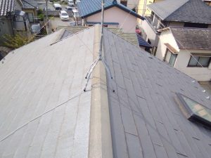 欠片が落ちてくるニチハパミール屋根の状態