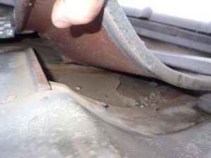 瓦の下の防水紙(ルーフィング)が劣化