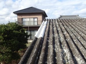 新規のスレート屋根を取り付けた後の状態