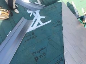 谷板金の交換工事