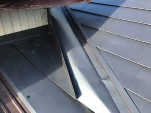 谷板金の交換工事後の状態