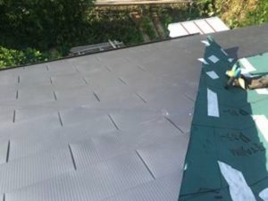 金属屋根材「ヒランビー」を設置後の状態