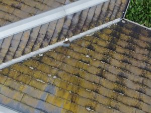 谷板金が傷んだ状態