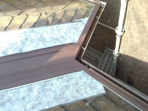 防水紙（ルーフィング）を敷設