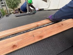 加工した屋根材スーパーガルテクトを敷設