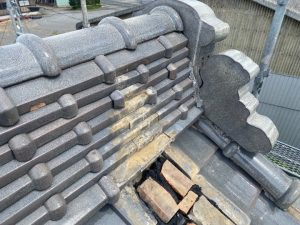 既存の瓦を一度取り外し