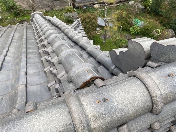 入母屋屋根の状態を確認