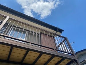 雨樋の破損状態を点検