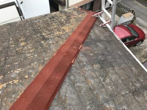 棟板金の劣化状態を確認