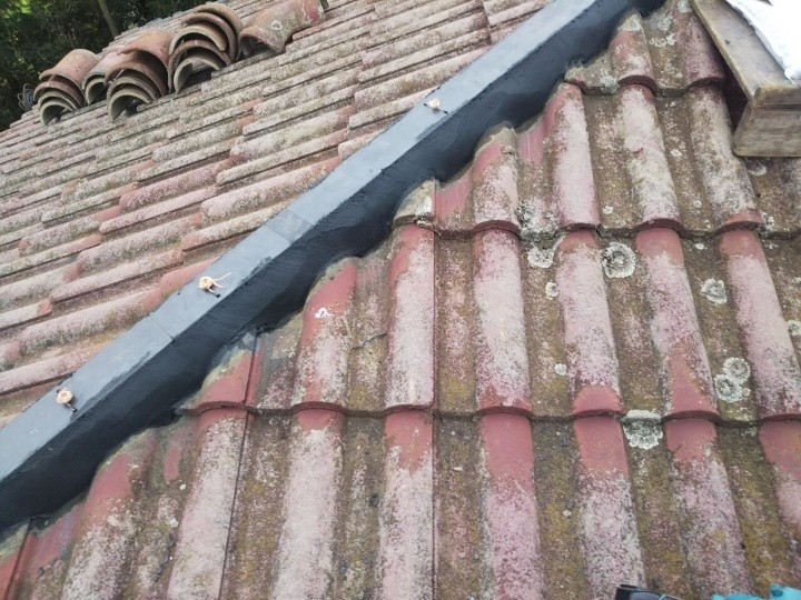 タフモック（樹脂製貫板）を設置