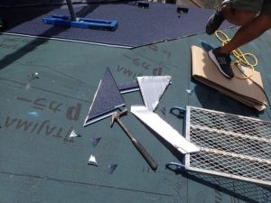 アイジー工業の「スーパーガルテクト(シェイドブルー)」を設置