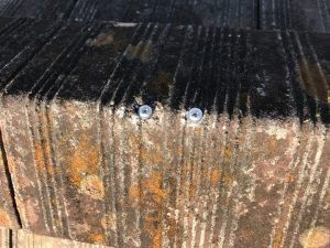 ステンレスビスで棟瓦固定