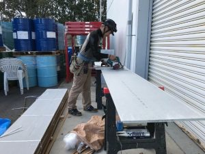 新規の外壁材は取り付ける場所に合わせて加工