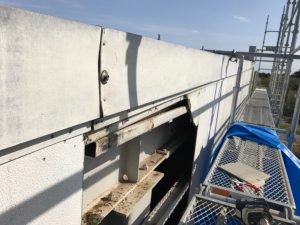 外壁張替工事の施工風景