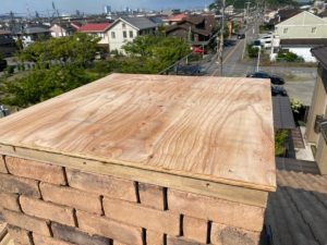 煙突の木部を交換