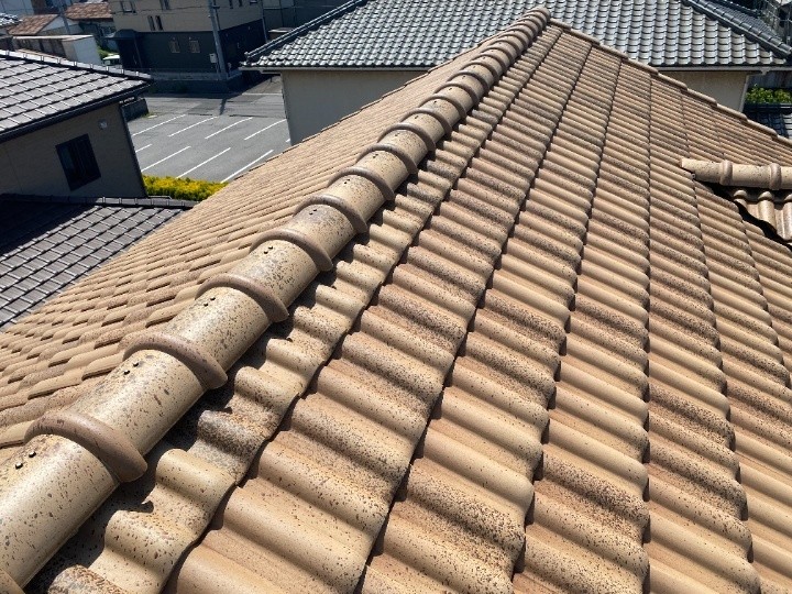 屋根の状態を確認