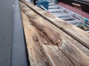 「棟板金と貫板」を取り外し作業工程