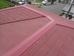 棟板金の状態を確認