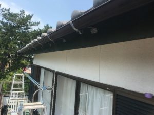 雨樋受け金物の交換工事が無事に完工した雨樋