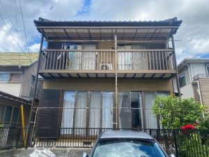 破損したポリカ波板の状態を点検調査