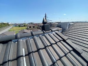 棟が傾いてきている状態