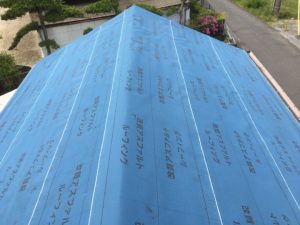 防水紙（ルーフィング）を敷設後の状態