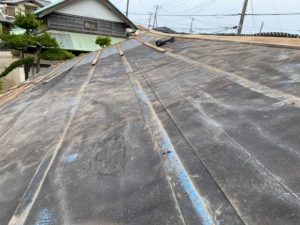 既存の波板トタンを撤去