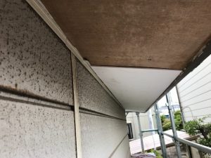 補修にはケイ酸カルシウム板「ハイラック」を使用