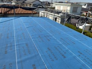 防水紙(ルーフィング)を敷設した後の状態