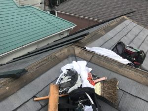棟板金の撤去作業
