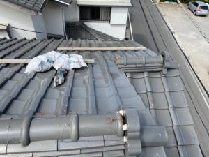 棟瓦の取り直し工事着工